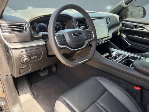New 2026 Jeep Grand Wagoneer Limited AWD/4WD image 4
