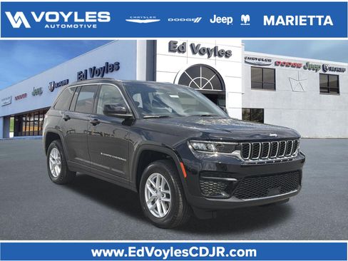 New 2026 Jeep Grand Cherokee Laredo w/ Trailer Tow Package AWD/4WD image 1