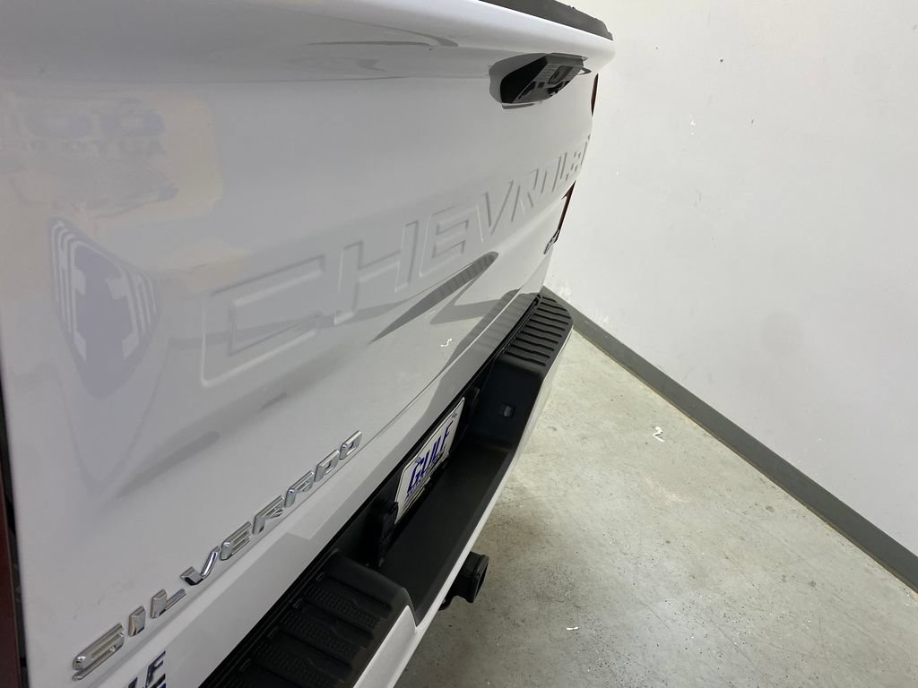Used 2026 Chevrolet Silverado 1500 RST AWD/4WD image 17
