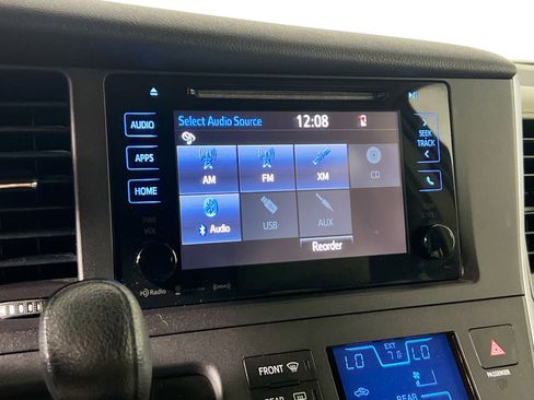 Used 2016 Toyota Sienna LE image 27