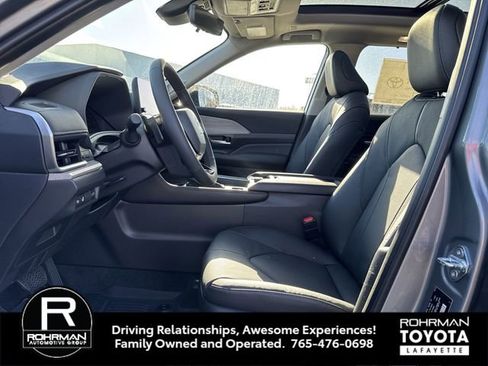 New 2026 Toyota Grand Highlander Platinum image 10
