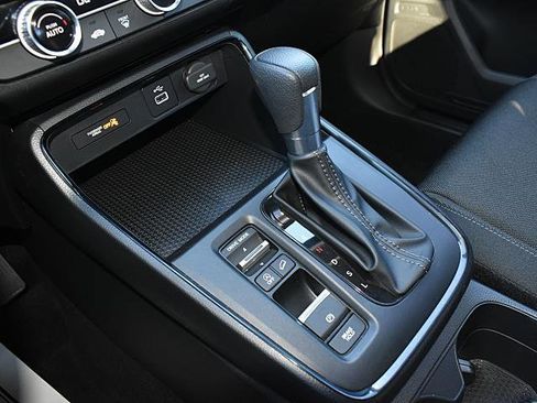 Used 2025 Honda CR-V LX image 22