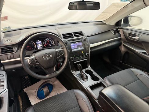 Used 2017 Toyota Camry SE FWD image 10
