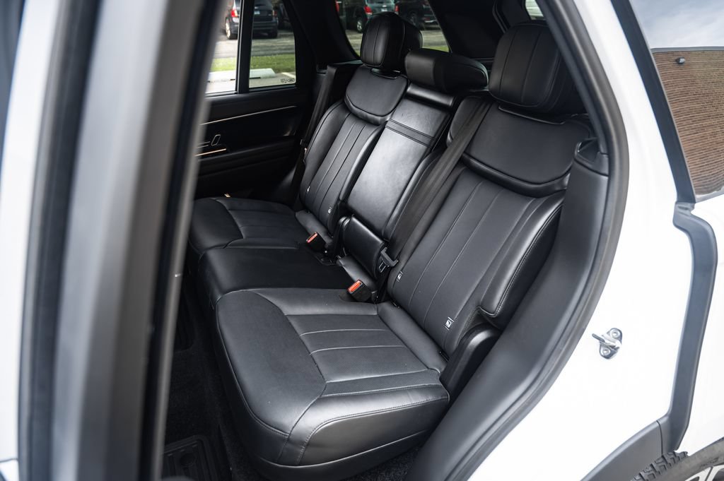 Used 2024 Land Rover Range Rover SE AWD/4WD image 18