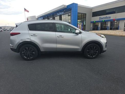 Used 2018 Kia Sportage LX w/ LX Popular Package image 16