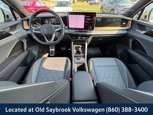 Certified 2025 Volkswagen Tiguan SEL R-Line AWD/4WD image 14