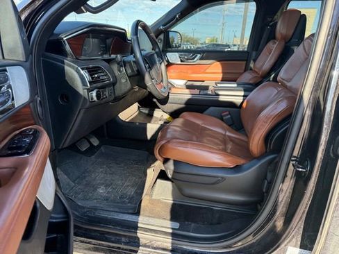 Used 2020 Lincoln Navigator Reserve w/ Equipment Group 208A Reserve AWD/4WD image 2