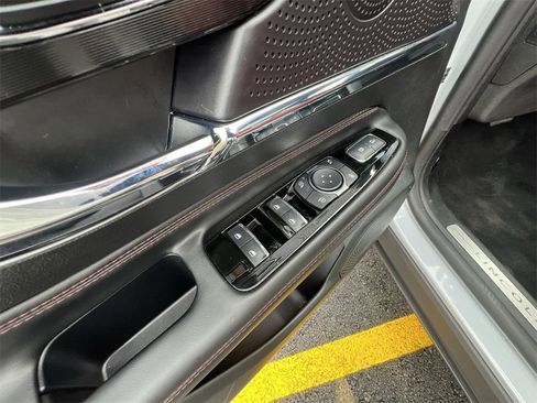 Certified 2025 Lincoln Corsair Reserve w/ Rear Removable Package Tray image 21