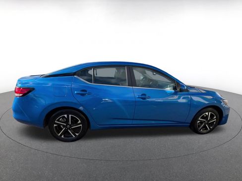 Used 2025 Nissan Sentra SV FWD image 16