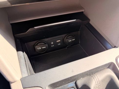 Used 2017 Hyundai Elantra SE FWD image 20