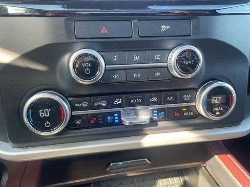 Used 2023 Ford Expedition Limited AWD/4WD image 28