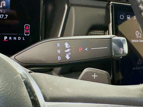 Used 2025 GMC Terrain Elevation image 25