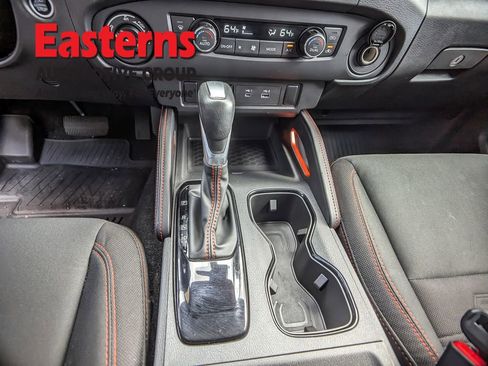 Used 2024 Nissan Frontier PRO-4X w/ Technology Package image 13