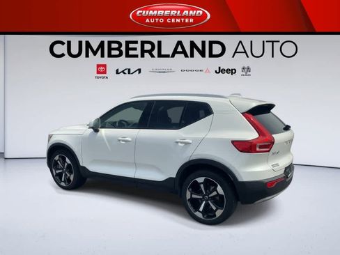 Used 2021 Volvo XC40 T5 Momentum AWD/4WD image 6