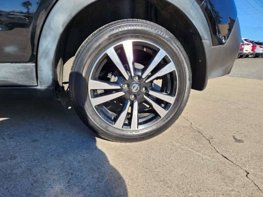 Used 2019 Nissan Kicks SV w/ Interior Electronics Package FWD image 9
