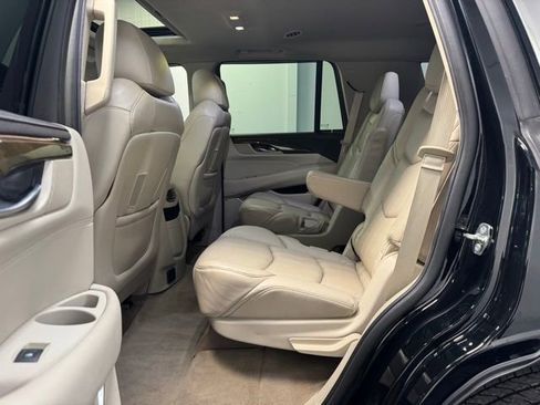 Used 2020 Cadillac Escalade Luxury image 28