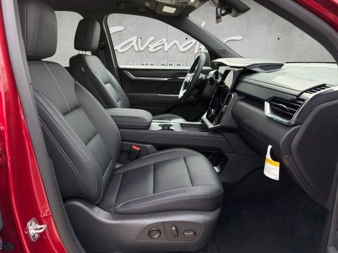 Certified 2025 GMC Acadia Elevation w/ Elevation Premium Package image 23