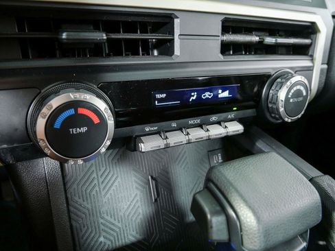 Used 2025 Toyota Tacoma SR AWD/4WD image 14