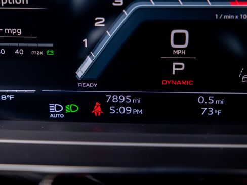 Used 2025 Audi S8 AWD/4WD image 13
