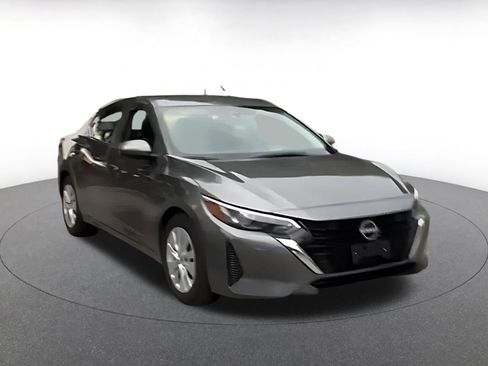 Used 2025 Nissan Sentra S FWD image 3