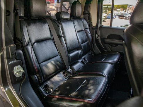 Used 2020 Jeep Gladiator Rubicon image 12