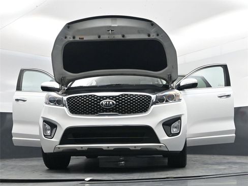Used 2016 Kia Sorento SX image 24