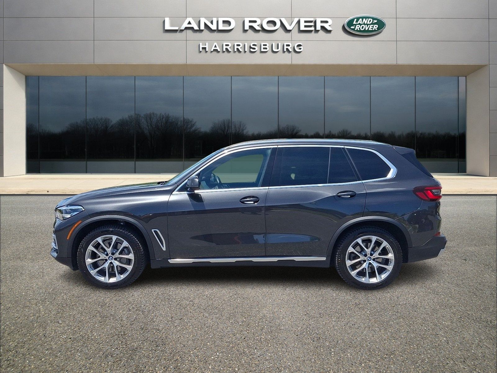 Used 2023 BMW X5 xDrive40i w/ Premium Package AWD/4WD image 2