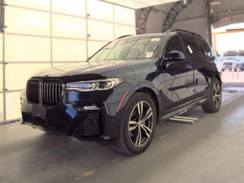 Used 2022 BMW X7 xDrive40i w/ M Sport Package AWD/4WD image 1