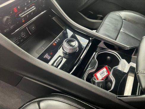 Used 2023 Jeep Grand Cherokee Limited w/ Luxury Tech Group II image 20