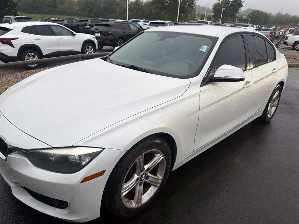 Used 2014 BMW 320i Sedan RWD image 2