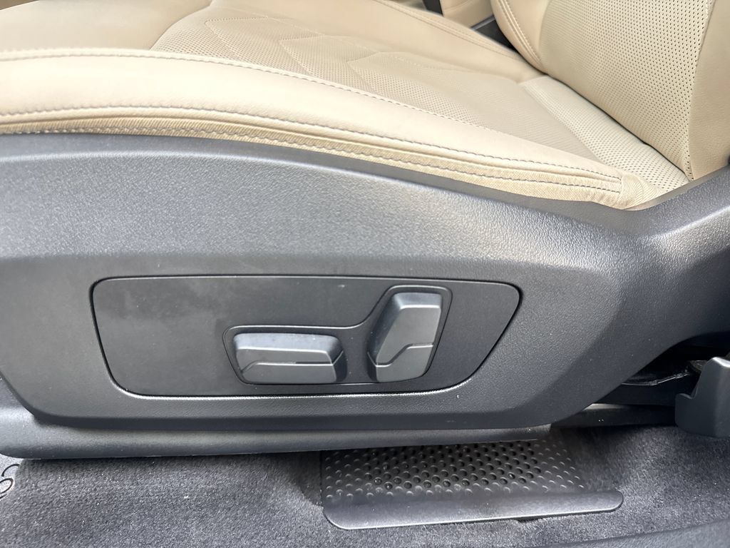Used 2023 BMW X1 xDrive28i w/ Premium Package AWD/4WD image 31
