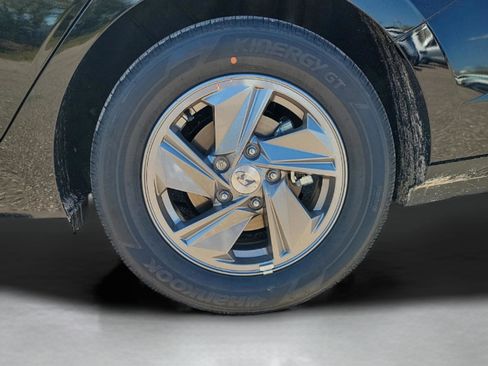New 2026 Hyundai Elantra SE image 33