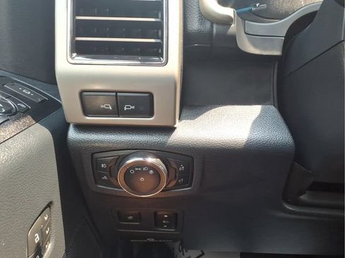 Used 2022 Ford F350 Lariat w/ Black Appearance Package AWD/4WD image 14