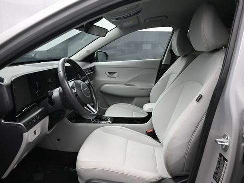 Used 2025 Hyundai Kona SEL AWD/4WD image 7