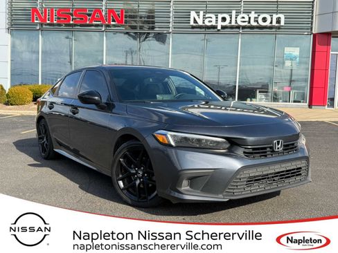 Used 2023 Honda Civic Sport image 1