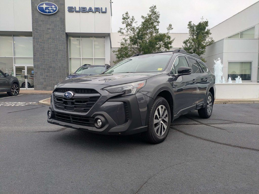 Certified 2025 Subaru Outback Premium AWD/4WD image 9