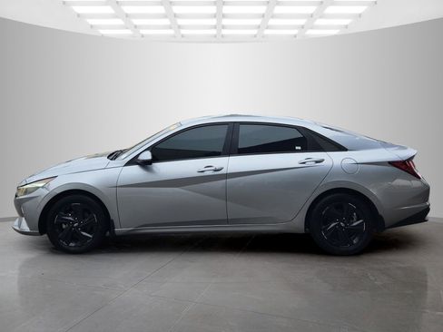 Used 2023 Hyundai Elantra SEL FWD image 4