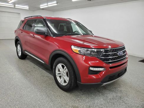 Used 2020 Ford Explorer XLT w/ Equipment Group 202A image 3