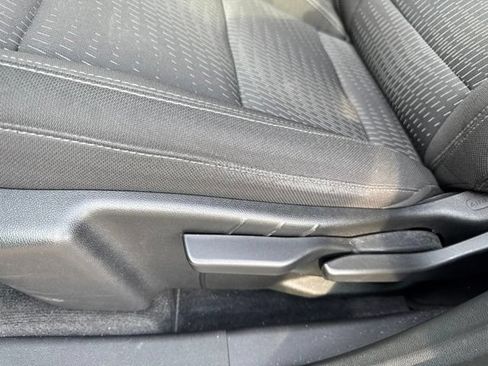Used 2025 Chevrolet Equinox LT AWD/4WD image 15