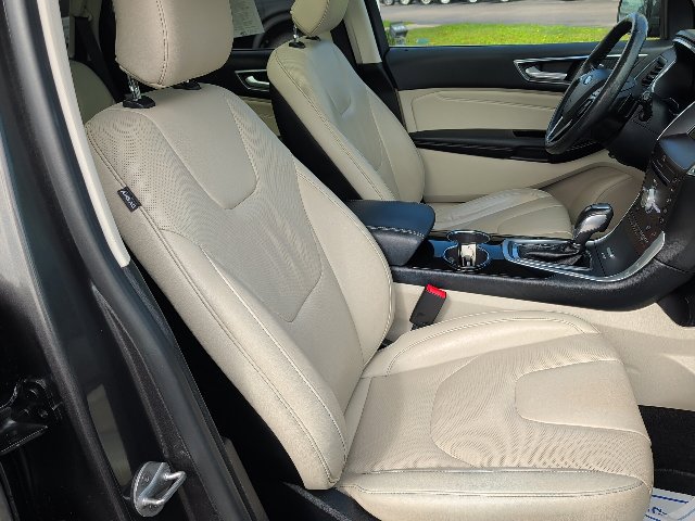 Used 2017 Ford Edge Titanium w/ Canadian Touring Package AWD/4WD image 30