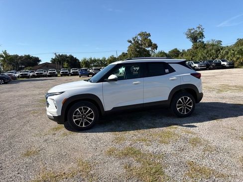 New 2026 Chevrolet TrailBlazer LT FWD image 3