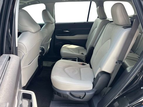 Used 2026 Toyota Grand Highlander AWD image 14