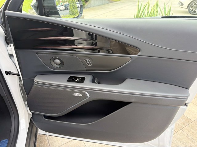 New 2026 Lincoln Nautilus Reserve AWD/4WD image 15
