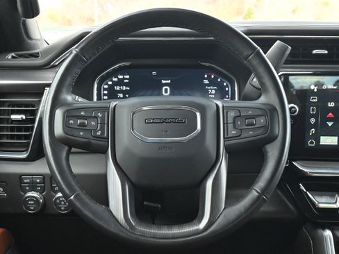 Used 2025 GMC Sierra 2500 Denali Ultimate image 18