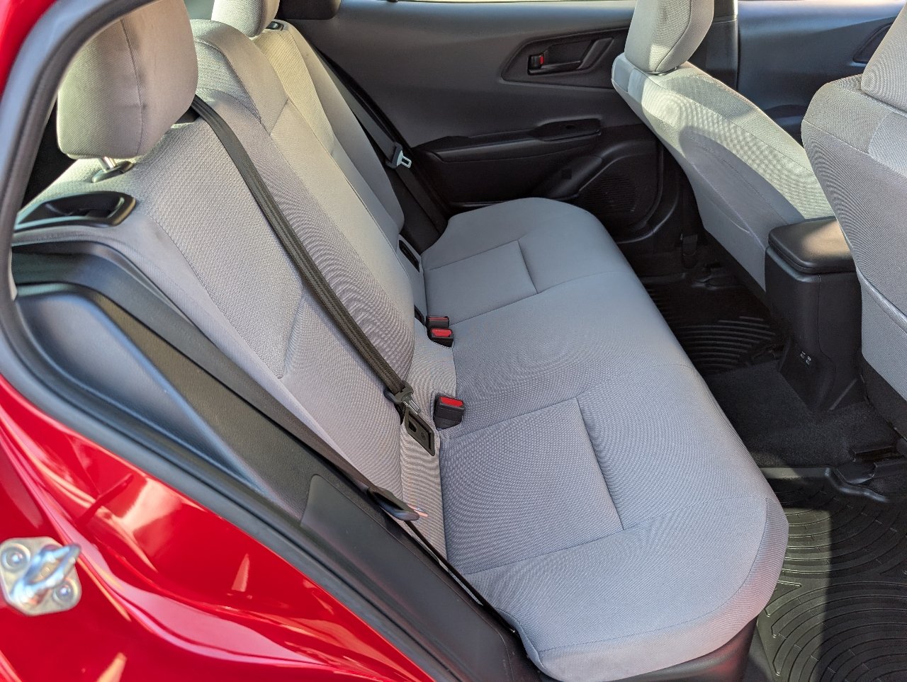 Used 2023 Toyota Prius LE FWD image 5