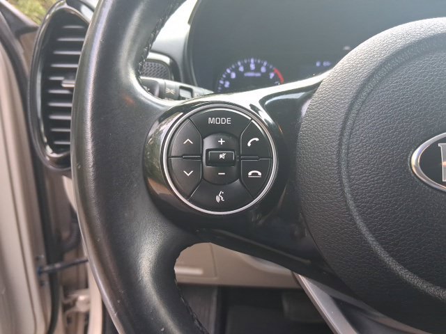 Used 2020 Kia Soul EX FWD image 17