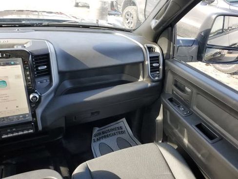 Used 2024 RAM 5500 Tradesman w/ Chrome Appearance Group AWD/4WD image 15