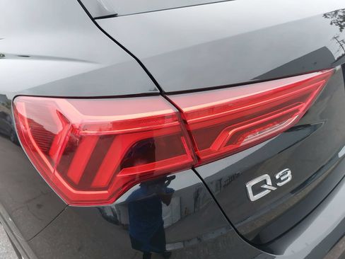 Used 2019 Audi Q3 2.0T Premium w/ Convenience Package AWD/4WD image 38