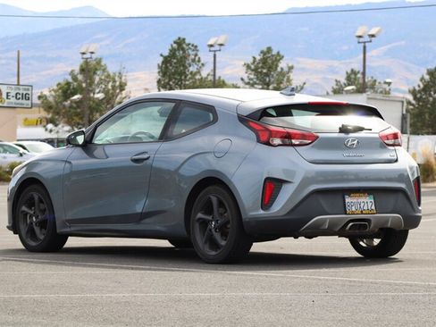 Used 2019 Hyundai Veloster 2.0 FWD image 2
