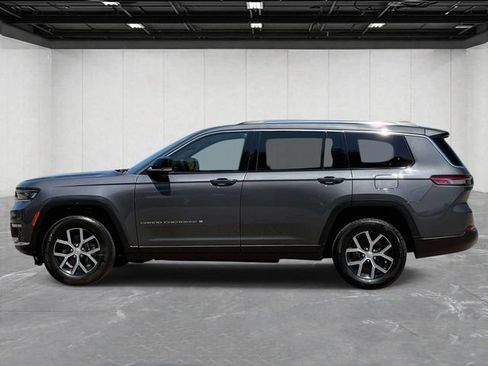 Used 2023 Jeep Grand Cherokee L Limited w/ Luxury Tech Group II AWD/4WD image 2